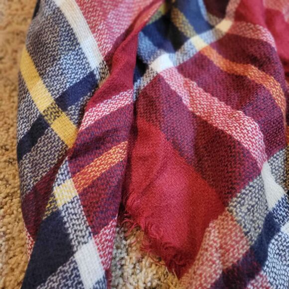 Women's One Size Blanket Scarf - Picture 2 of 3